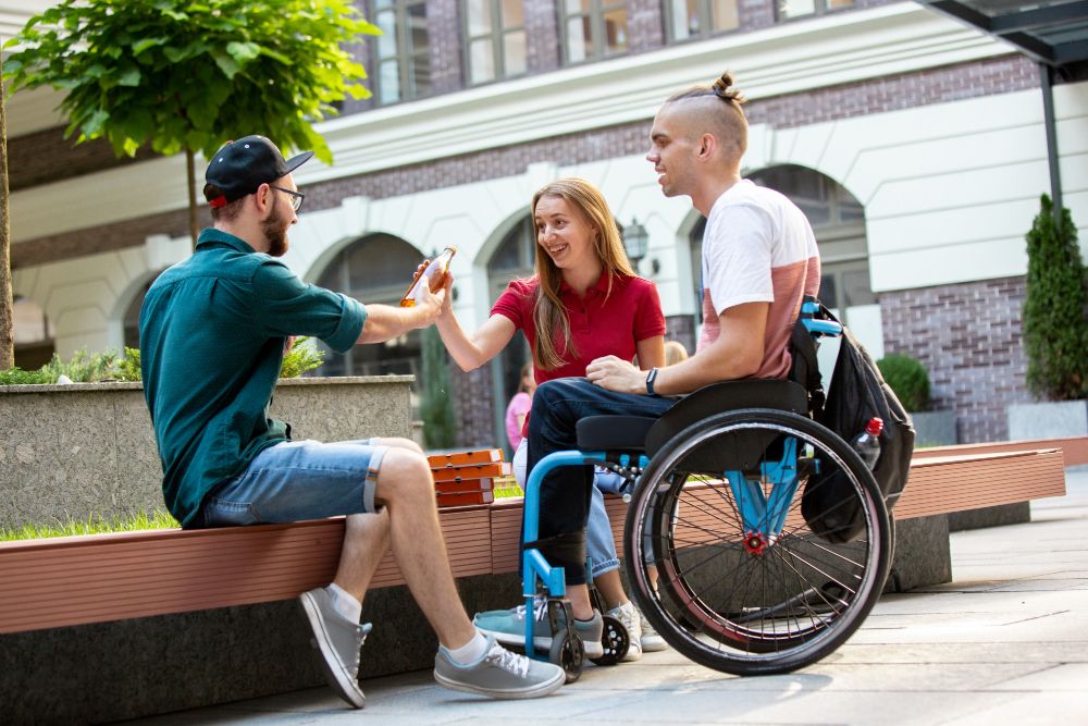Rollstuhlfahrer integriert